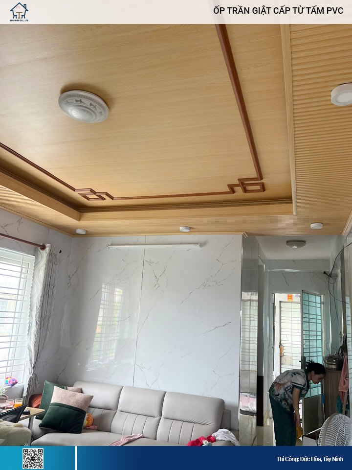 trần nhựa giật cấp