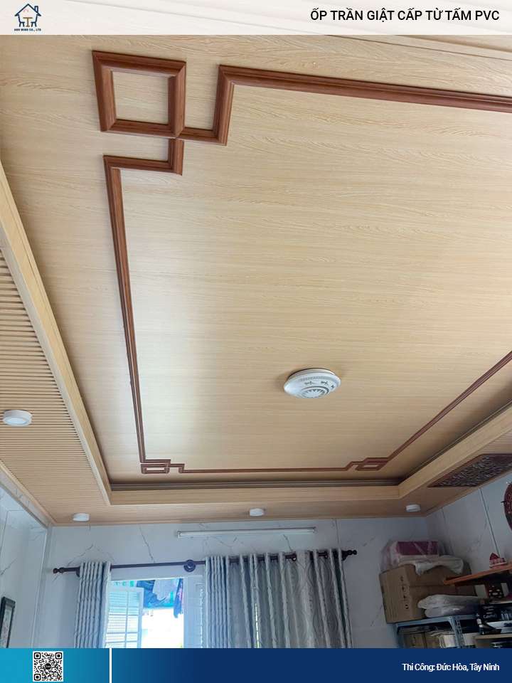 trần nhựa giật cấp